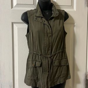 Vest army green soft lightweight small
